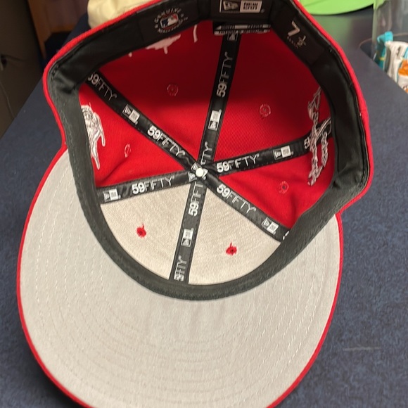 New Era 59 fifty Phillies baseball hat - Picture 5 of 5